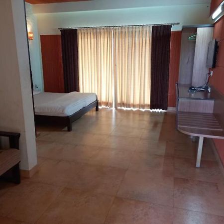 Nikhara Estate Resorts Kodlipet Екстериор снимка